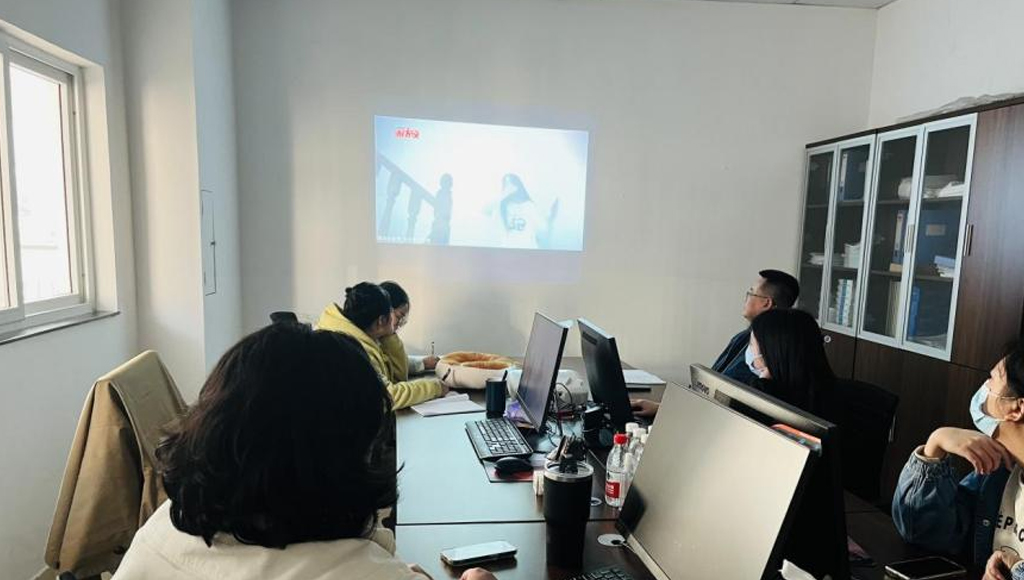 为提升员工专业素养，公司通过持续组织文献分享会，引导同事们围绕文献核心内容展开积极研讨与深度交流，有效促进了专业知识的内化与实践转化。