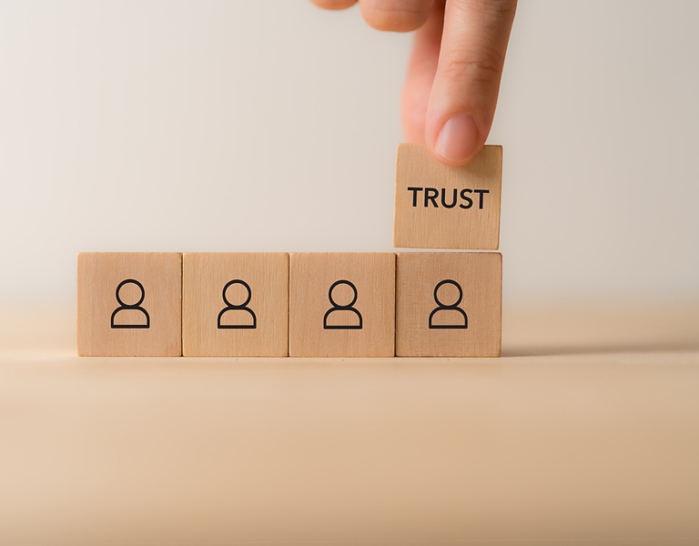 诚信严谨，责任担当